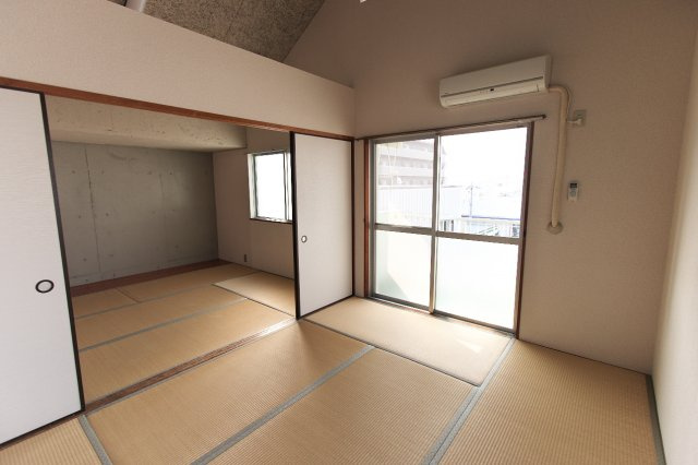 メゾン弥生の和室