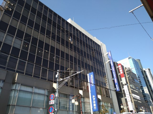キャビックビルの周辺