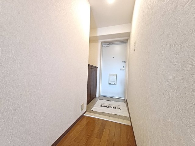 フェリーチェ和泉の玄関|収納もある玄関です