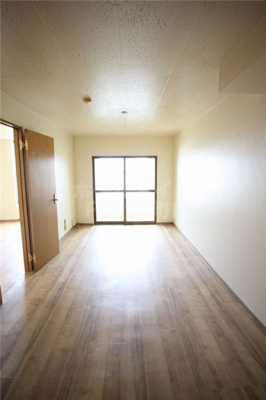 【居間・リビング】 | ヴィラナリー港晴 | ゆったりとしたリビングです