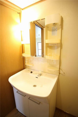 【洗面所】 | ヴィラナリー港晴 | コンパクトで使いやすい洗面所