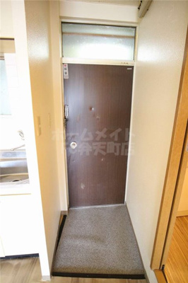 【玄関】 | ヴィラナリー港晴 | 収納もある玄関です