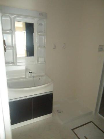 ルーラル北西原Ａ棟の洗面所|洗面