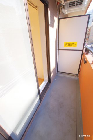 ローズコーポ天満東2　仲介手数料無料のバルコニー