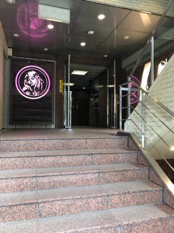 渋谷区神宮前６丁目の事務所の玄関