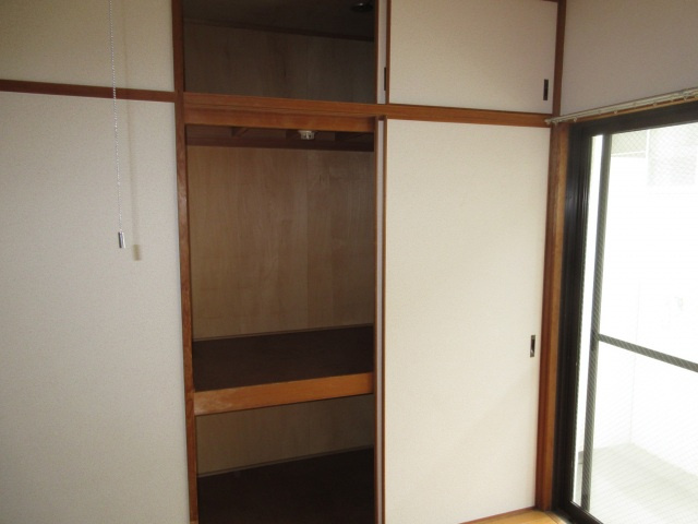 英数学館ビルの収納|小物を収納するのに便利です