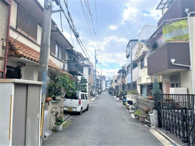 【前面道路含む現地写真】 | 氷野3丁目中古一戸建て | 徒歩圏内に買い物施設が充実！