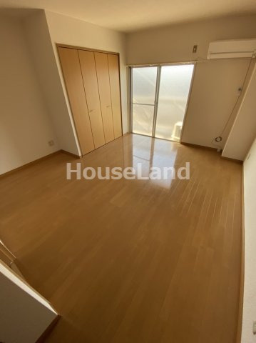 Uビルの居間・リビング