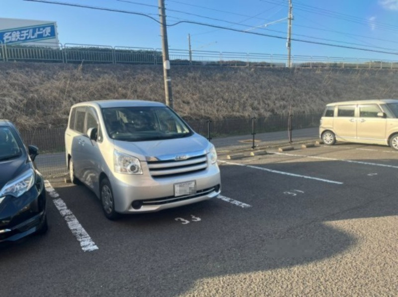アーク福井の駐車場|３８番を使用可能。車を駐車しやすい区画ですから、ミニバンでも楽々駐車できます。