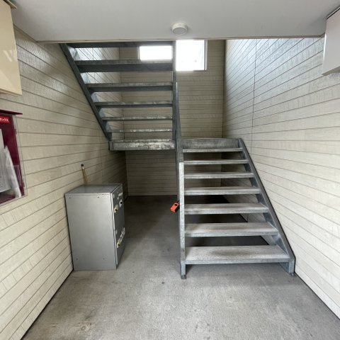 シャンブレット中島のエントランス