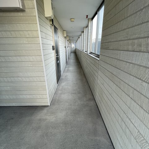 シャンブレット中島のロビー