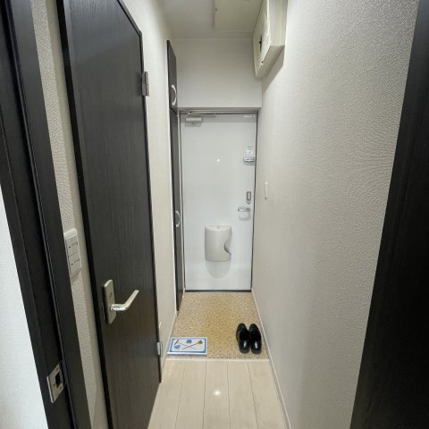 シャンブレット中島の玄関