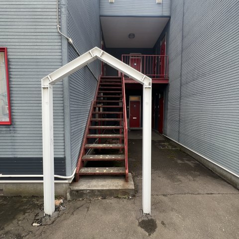 本町サンハイツのエントランス