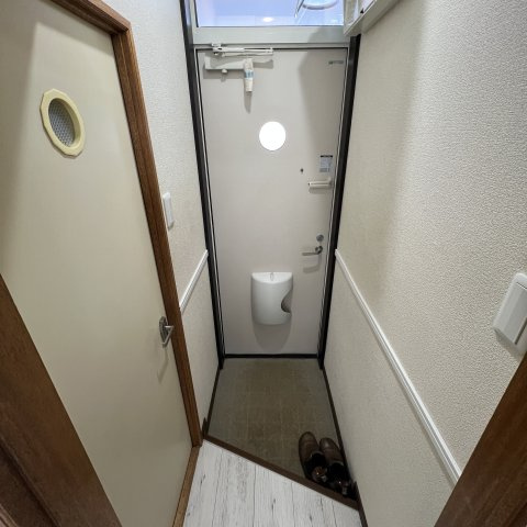 本町サンハイツの玄関