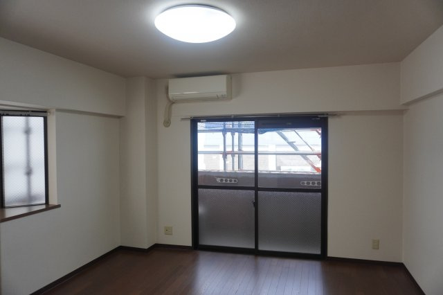 仲介手数料0！！シティライフ本郷の居間・リビング