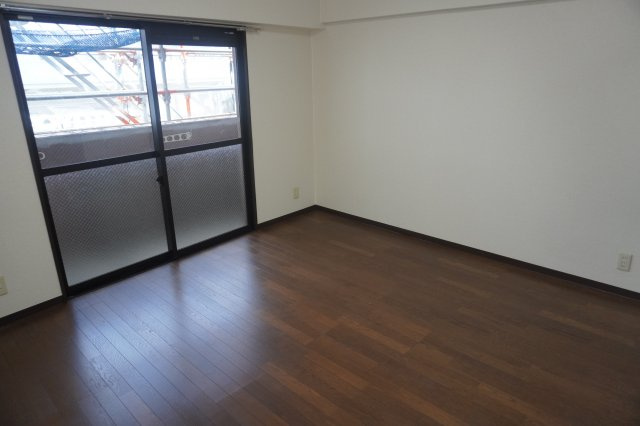 仲介手数料0！！シティライフ本郷の居間・リビング