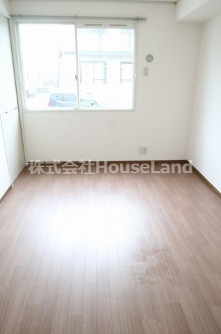 エル園村の寝室