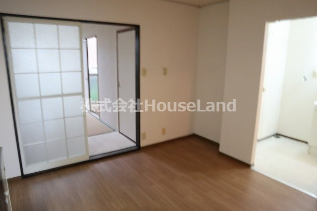 エル園村の居間・リビング