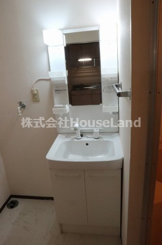 エル園村の洗面所