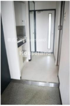 シャルマンフジ和歌山拾弐番館の玄関|収納もある玄関です