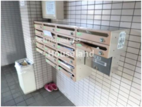 シャルマンフジ和歌山拾弐番館のエントランス|毎日通るエントランスはこのようになっています