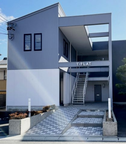 T⁻FLATのエントランス