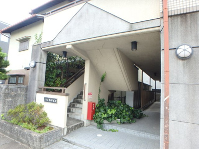 【エントランス】 | メゾンおかもと | エントランスです