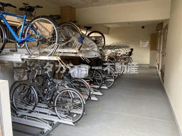 コスモハイム蘇我の駐車場