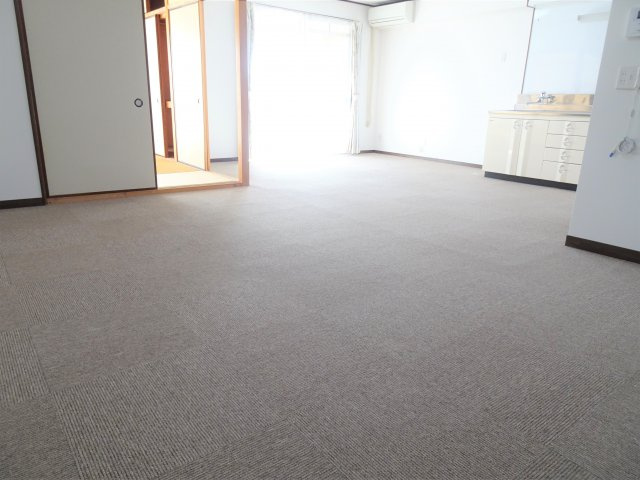 緑園サンコーポの居間・リビング