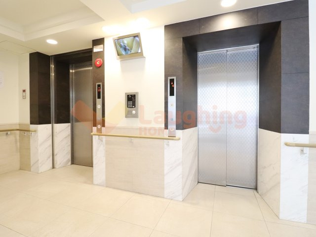 久留米市六ツ門町の賃貸マンションのエントランス|ゆとりのあるエントランスです