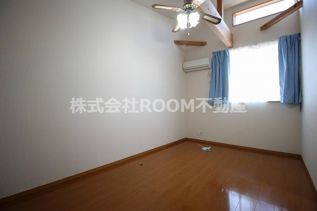 ソレイユ高木の居間・リビング|こちらの居間で趣味の時間をお楽しみください