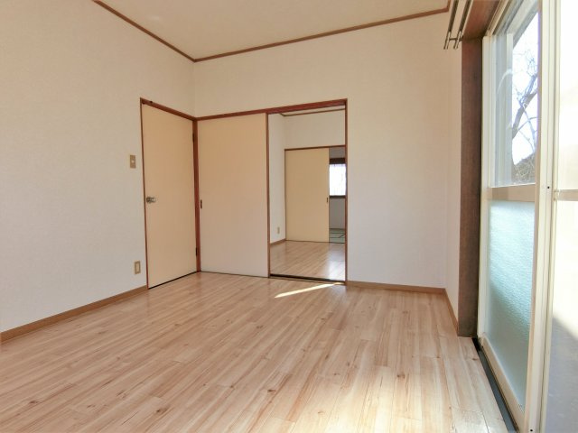 粟生野2670貸家の洋室