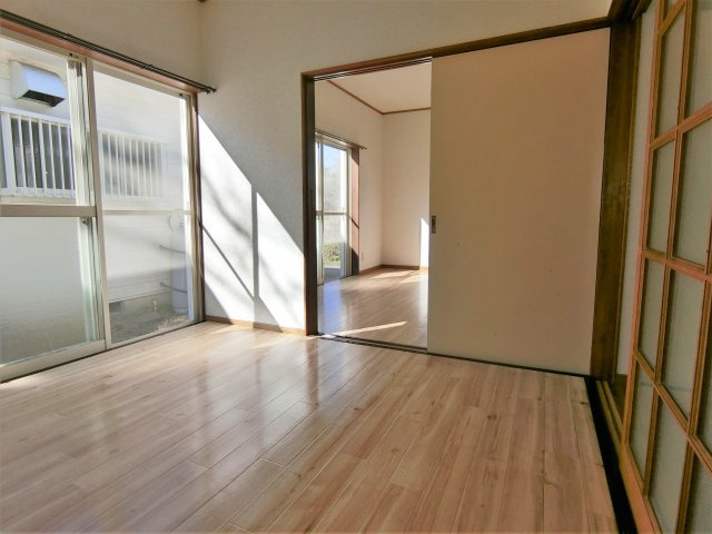 粟生野2670貸家の洋室