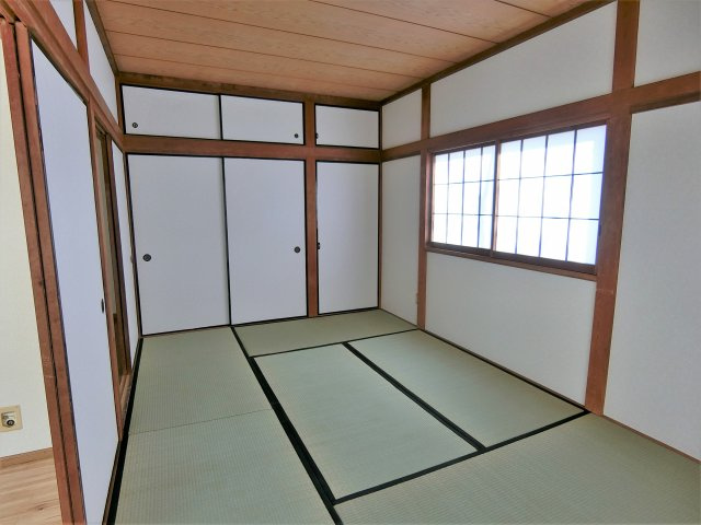 粟生野2670貸家の和室