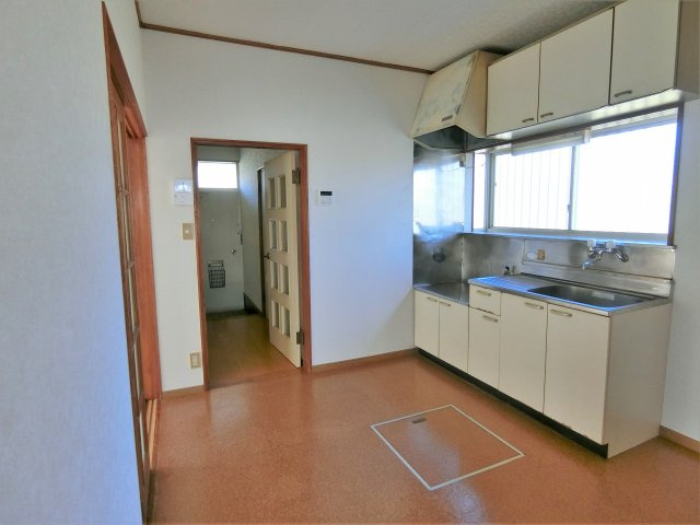 粟生野2670貸家の居間・リビング