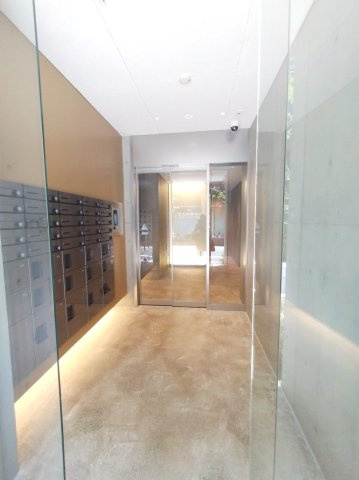 モデリアブリュット湯島のエントランス|エントランス