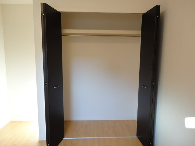 レジデンス鶴田の収納|クローゼット内