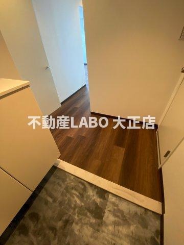 テン・フォーティの玄関