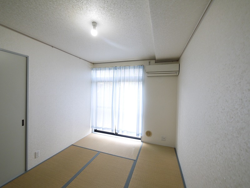 エステートピアドミールの洋室|使い勝手のいい洋室です