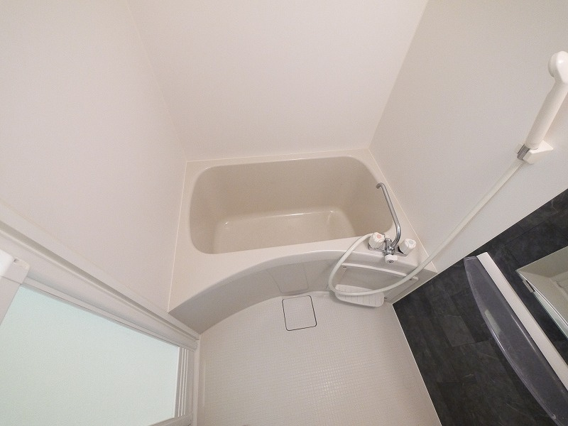 エステートピアドミールの浴室|コンパクトで使いやすいお風呂です