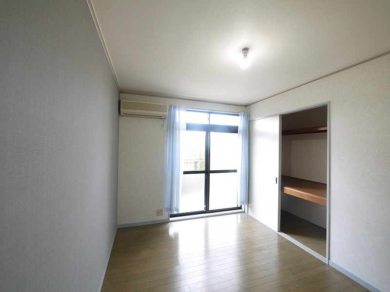 エステートピアドミールの洋室|使い勝手のいい洋室です