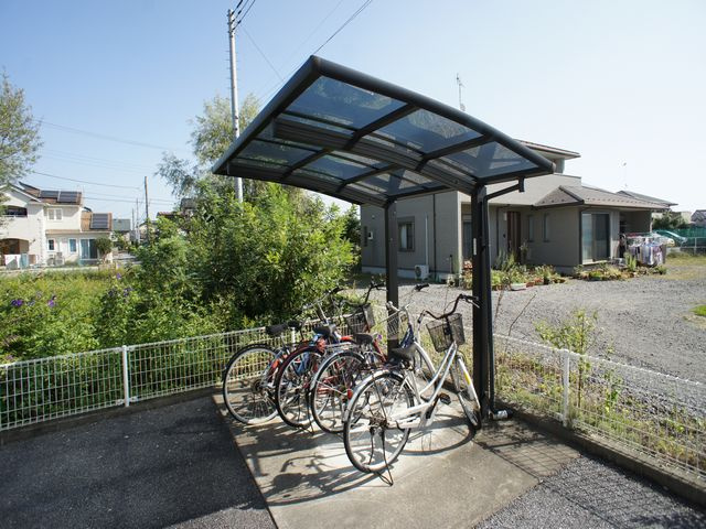 【その他共用部分】 | グリーンガーデンⅡ | 屋根付きの駐輪場があります♪