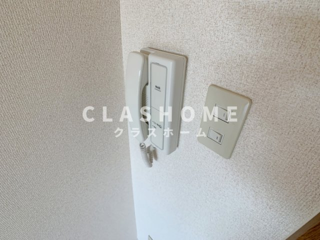 ルミエールのセキュリティ|同物件の別部屋になります。