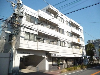 【外観】 | アルプハイツ梶ヶ谷 | 東急田園都市線「梶が谷」駅まで徒歩5分！コンビニが近くて急なお買物にも便利な立地の4階建てマンションです♪