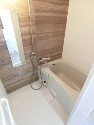【浴室】 | アルプハイツ梶ヶ谷 | 清潔感のある浴室です♪ゆったりお風呂に浸かって一日の疲れもすっきりリフレッシュできますね☆