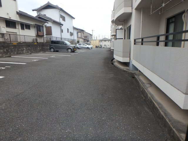 ヴァーテューⅠの駐車場