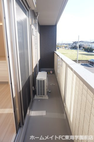 熊本市東区長嶺東５丁目のアパートのバルコニー