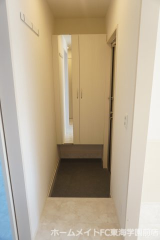 熊本市東区長嶺東５丁目のアパートの玄関