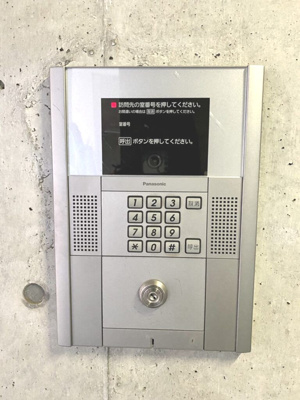 【エントランス】 | ヨウコースクウェア板橋EAST　12180 | オートロック完備で安心セキュリティ♪