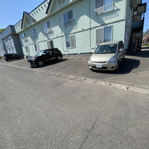学）大昭グリーンヒル１の駐車場